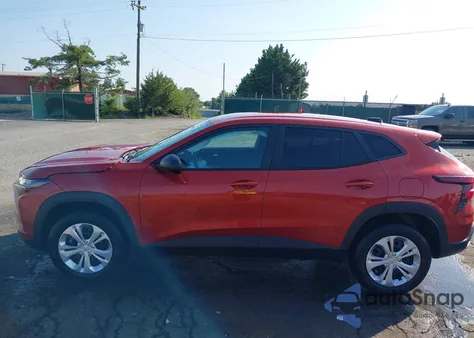 2024 Chevrolet Trax Fwd Sp z USA, uszkodzony, nr VIN KL77LFE28RC198208